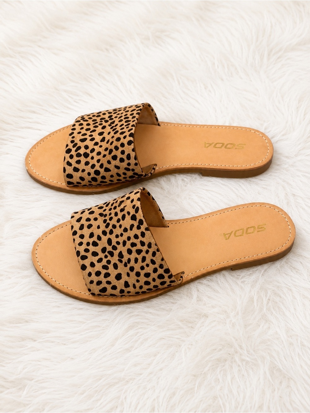 Soda Leopard Print Slide‎ Sandals Size 8 | Cheetah Animal Print Flat Slides - Picture 2 of 3
